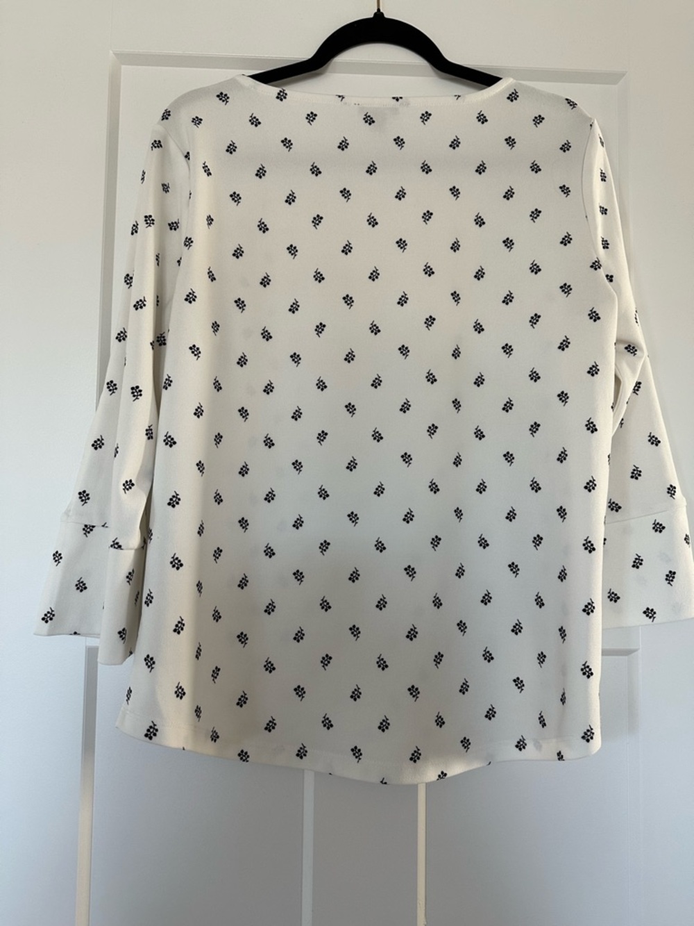 Ann Taylor White Blouse with Black Geometric Print - Picture 3 of 4